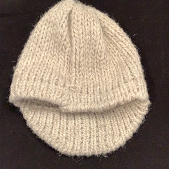 Cintelli e Galluzzo Beanie - Picture 3 of 5